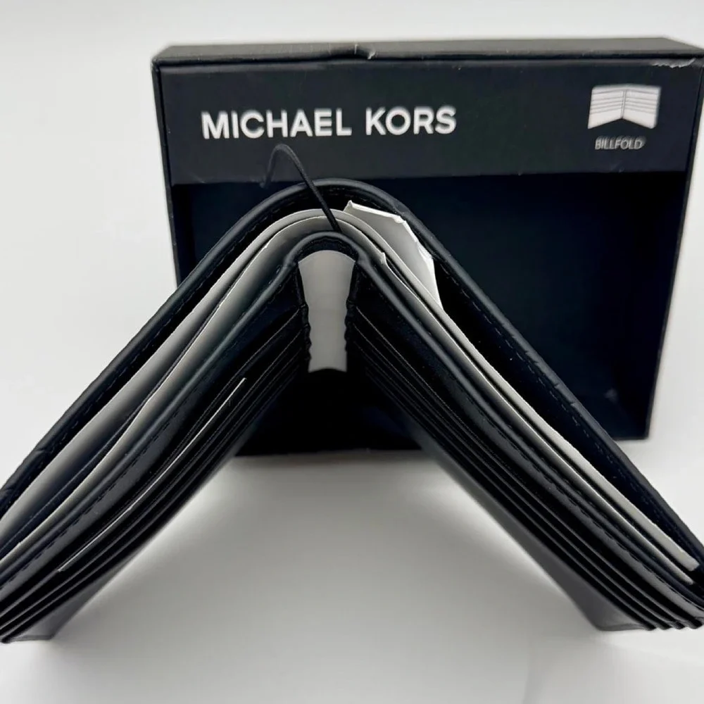 Michael Kors Billfold Leather White with Silver Brand New in Box